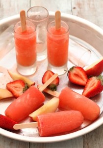 Strawberry-Peach-Vodka-Collins_Unmolded-350x500